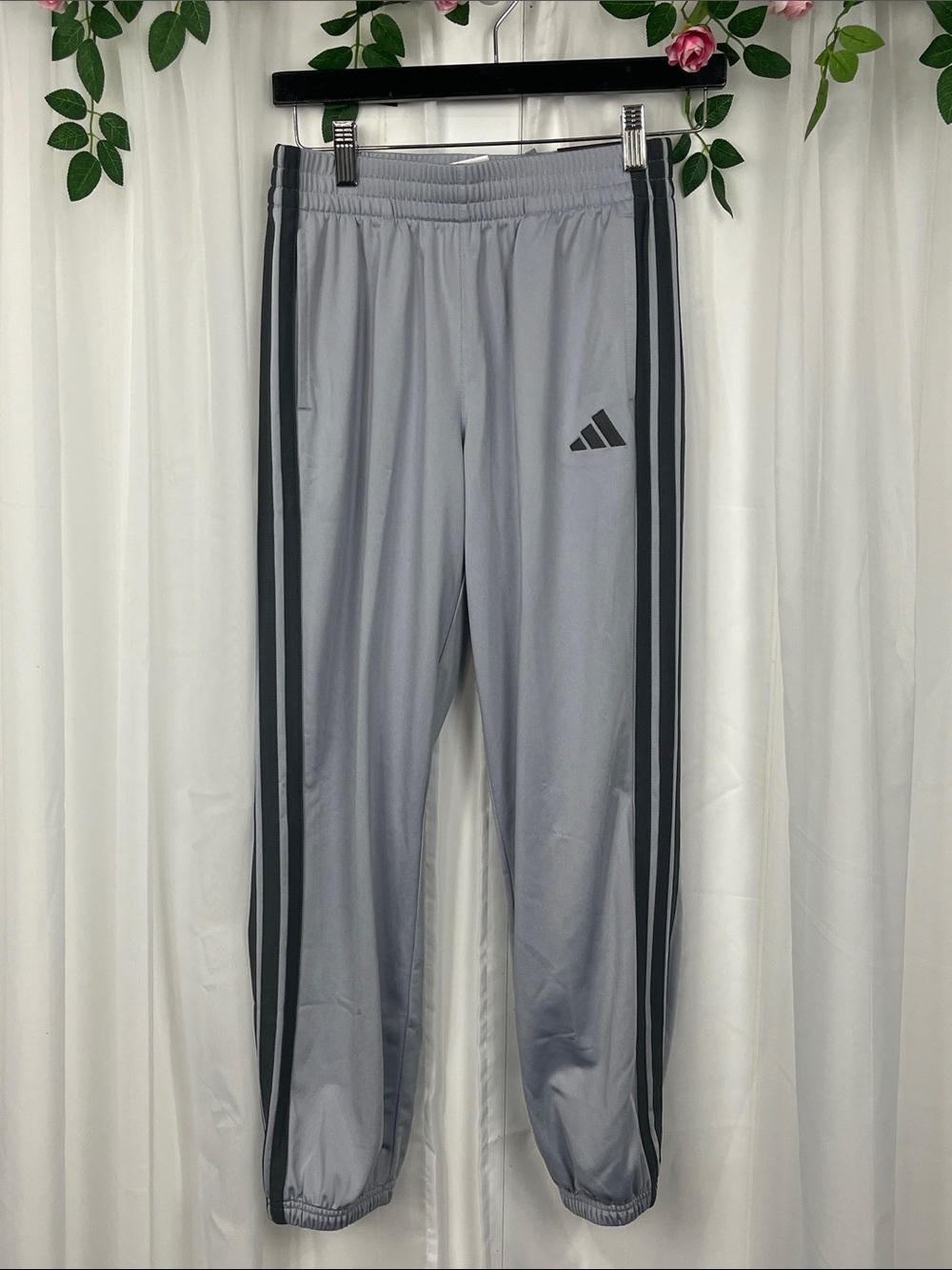 Adidas Youth Track Pant Jogger M Gray White Leg Stripe Pockets Drawstring NWT